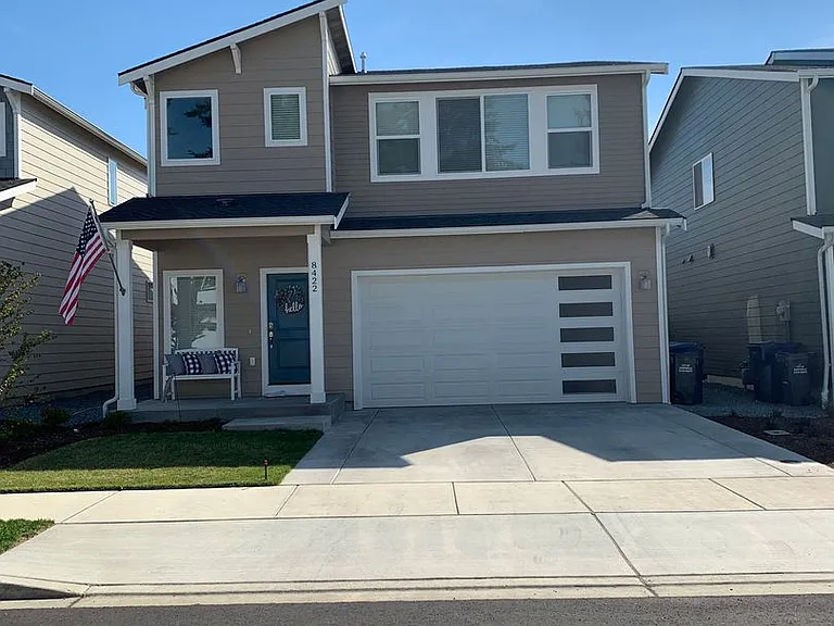 8422 63rd Pl NE — Photo 1