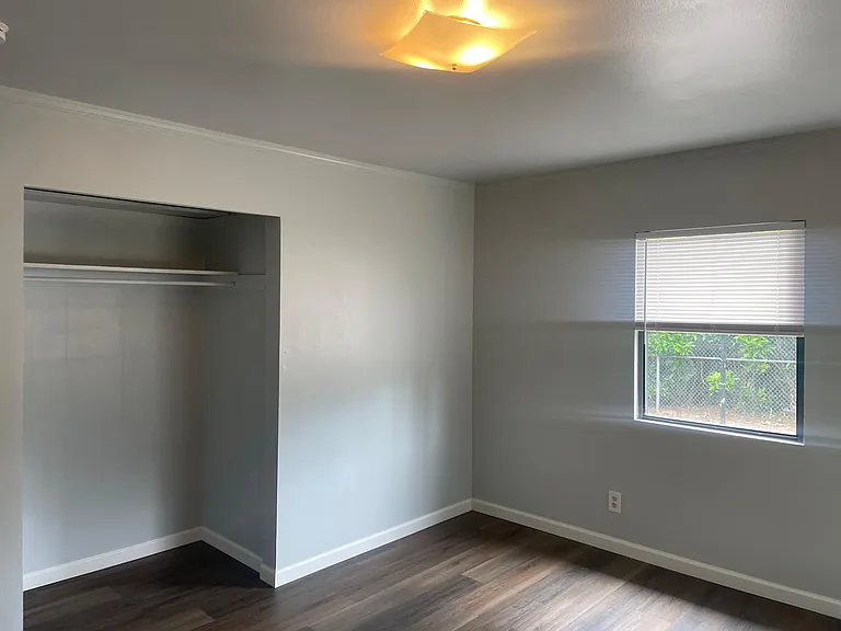9922 SE Linwood Ave — Photo 17
