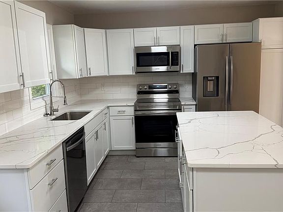 5th image of 709 Broad St