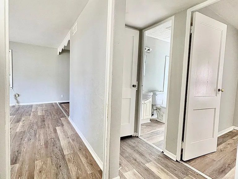 1513 Wilber St — Photo 7