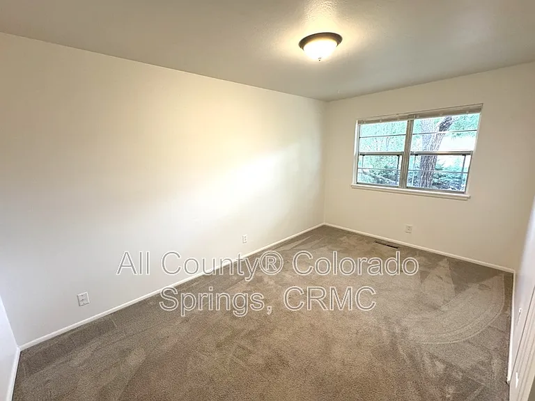 1515 Eagle View Dr — Photo 14