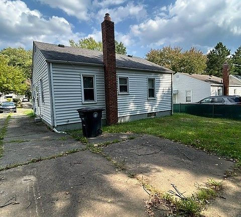 3rd image of 1312 Hardesty Blvd