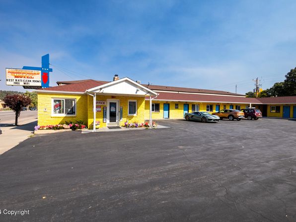 214 E Cleveland St, Sundance, WY 82729