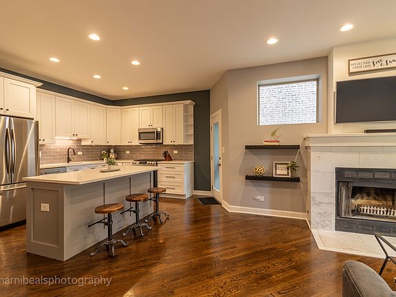3rd image of 6142 S Woodlawn Ave APT 1N