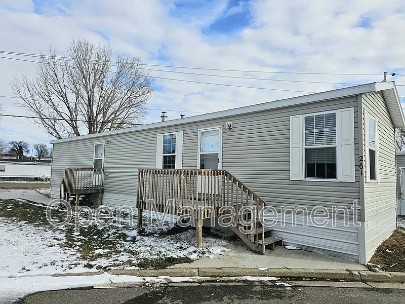 2 bed, 1.0 bath, 896 sqft, $1,049 — Photo 2