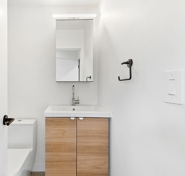 Vancouver House for rent - 3 Bedrooms — photo 6
