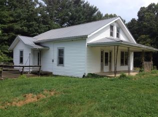 931 Crooked Oak Rd, Hillsville, VA 24343