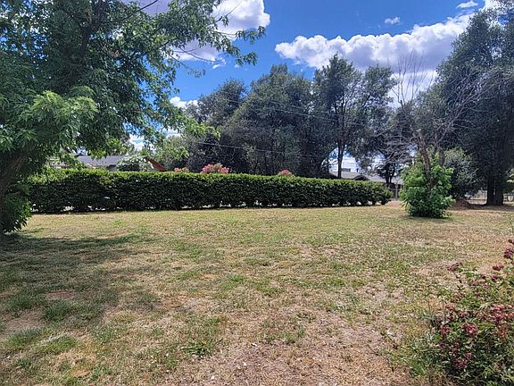 2nd image of 19572 Dovie Ln