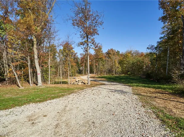 6697 Boneta Rd, Medina, OH 44256