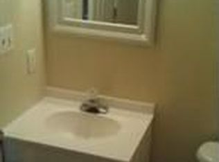 566 Newcomb St SE APT 1, Washington, DC 20032