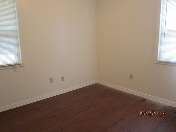 4th image of 107 California Dr