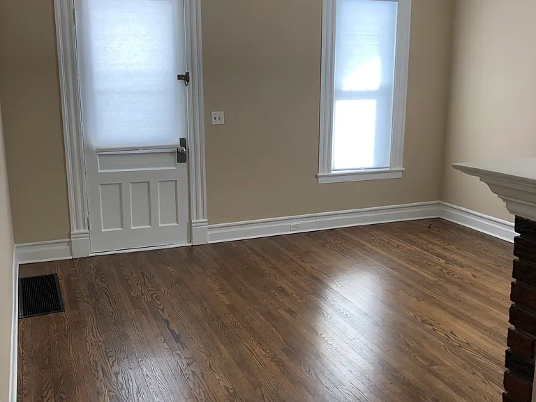 118-120 W Gibson St — Photo 2