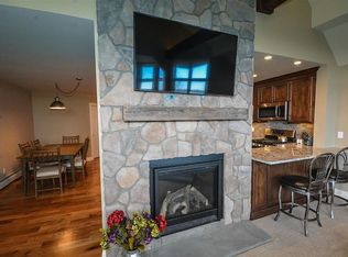 27 Haymaker Ln #9F, Wilmington, VT 05363