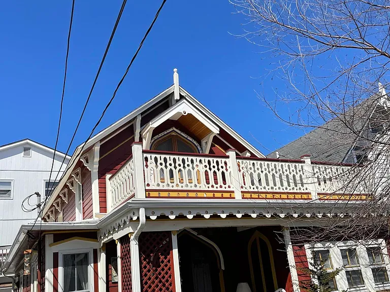 107 Asbury Ave — Photo 4