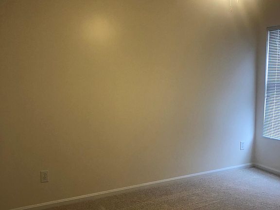 5th image of 3025 Mary Crest Dr