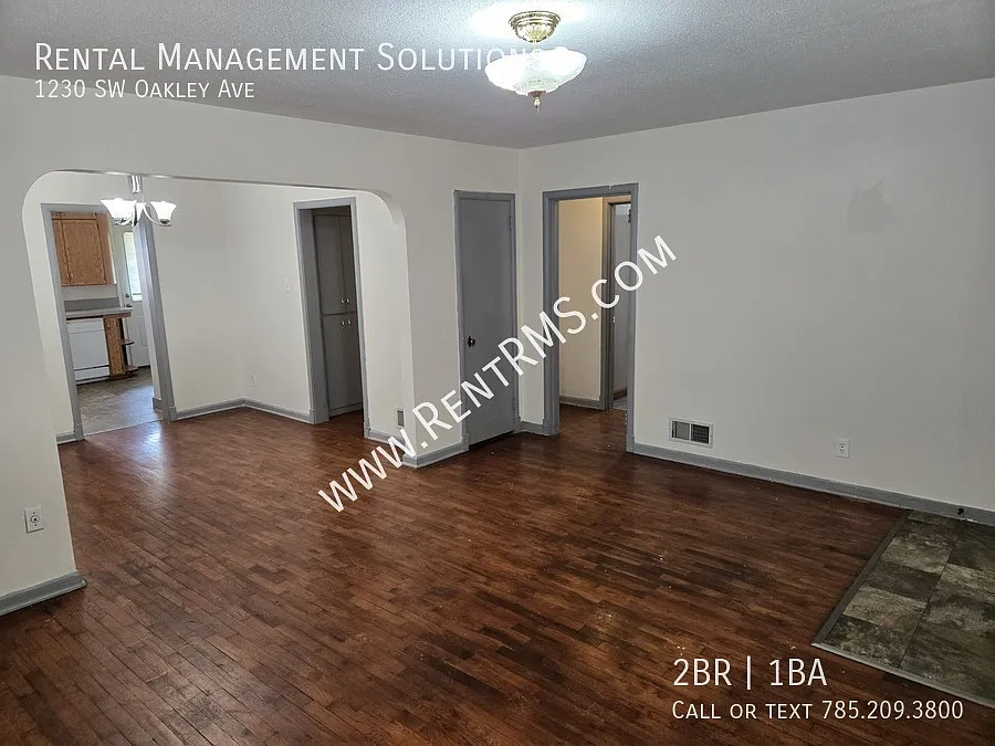 1230 Sw Oakley Ave- 2 Bed/1 Bath — Photo 4
