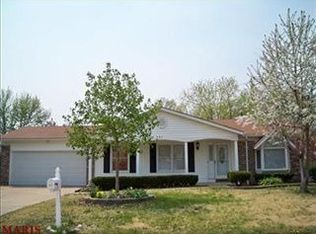 931 Summer Leaf Dr, Saint Peters, MO