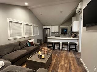 3830 37th Ave SW #B, Seattle, WA 98126