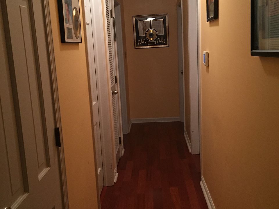Hallway to bedrooms