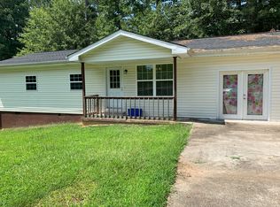 128 Robert Hendrix Dr, Carrollton, GA 30117