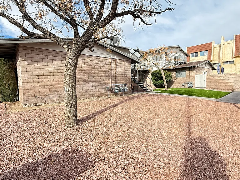 1301 Darlene Way #2 — Photo 31