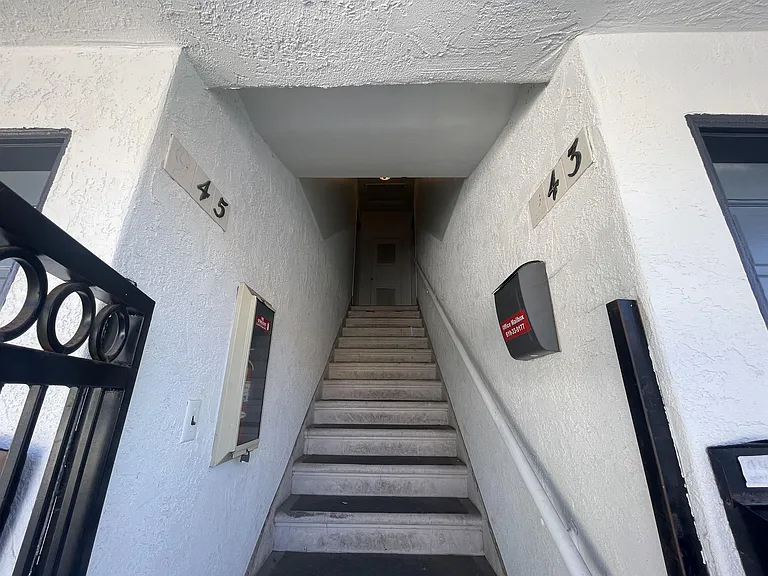 945 Thomas Ave — Photo 11