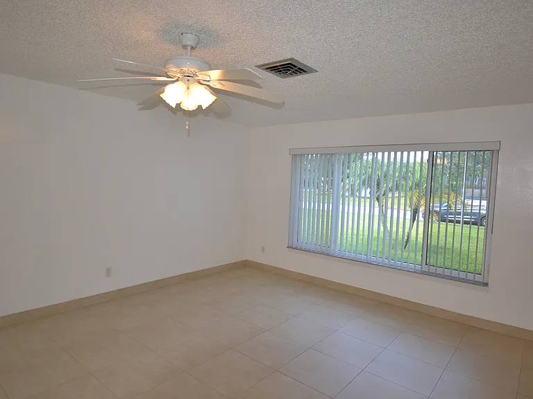 2357 White Oak Cir — Photo 13