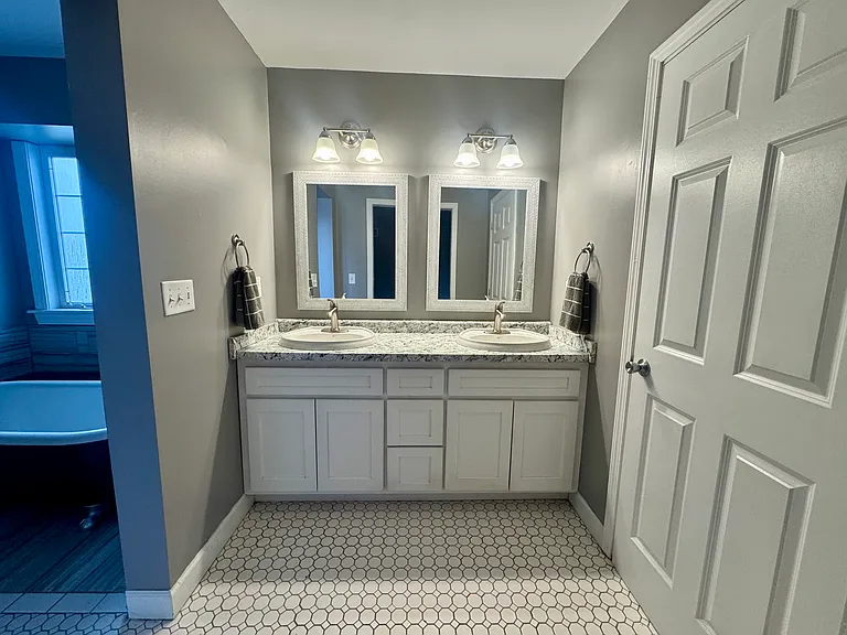 305 Arbordale Dr #1 — Photo 12