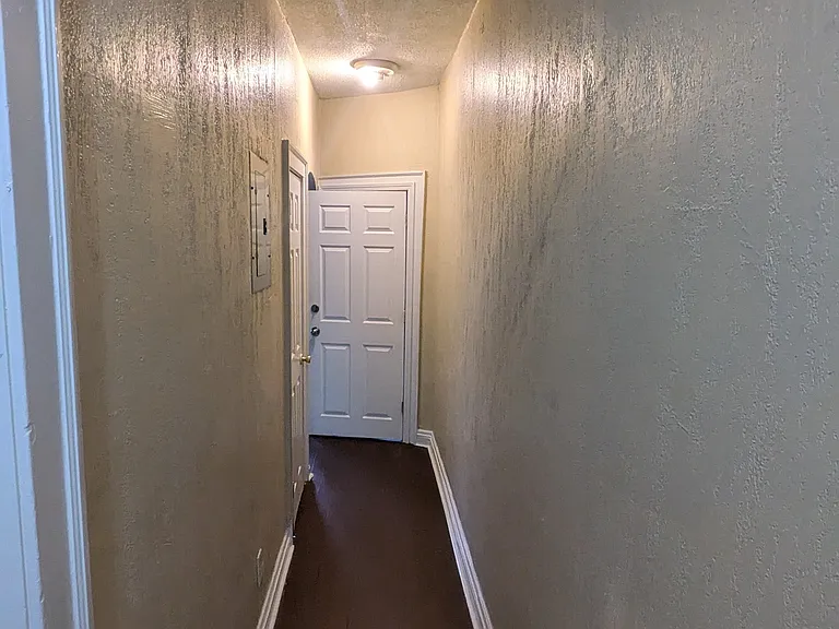1978 Marloes Ave #9 — Photo 2