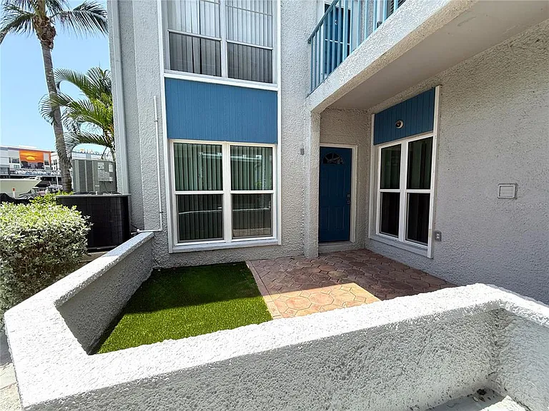 201 Medallion Blvd #D — Photo 28