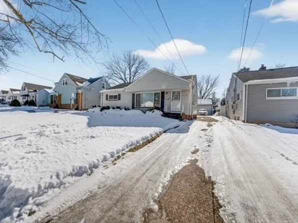 20648 Donny Brook Rd, Maple Heights, OH 44137