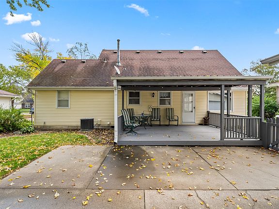 5th image of 2222 Camelot Ct