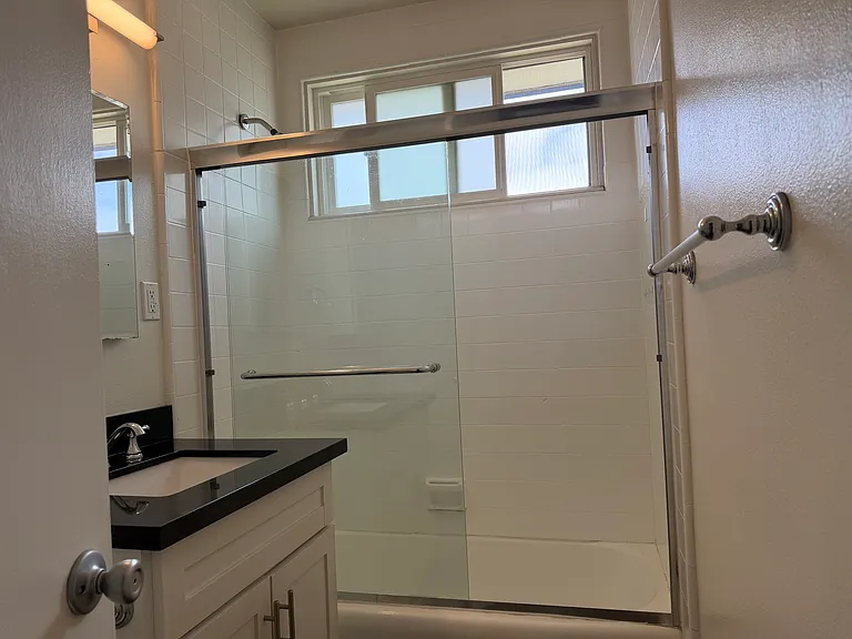 2700 Abbot Kinney Blvd #8 — Photo 14