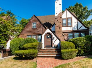 875 Ridgewood Rd, Millburn, NJ 07041