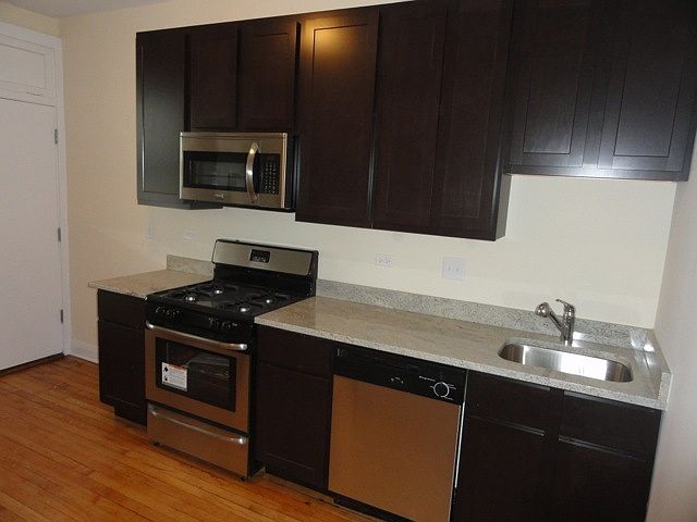 1st image of 4956 N Saint Louis Ave APT 3
