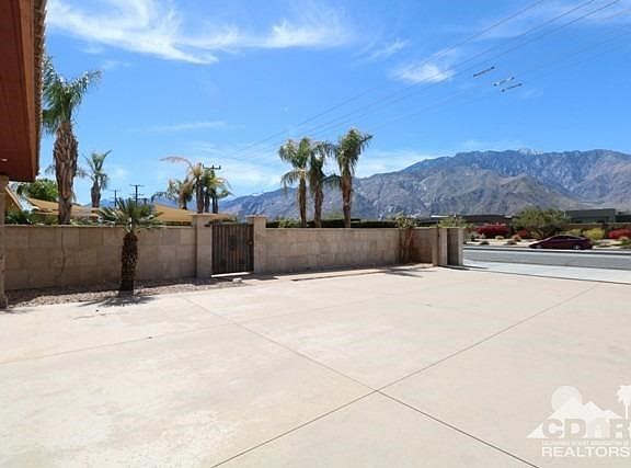 2nd image of 2600 N Sunrise Way