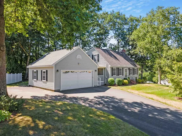 14 MacDonald Drive, Nashua, NH 03062