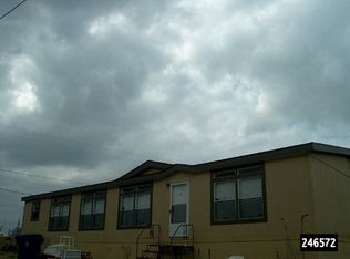 2312 10th St, Floresville, TX 78114