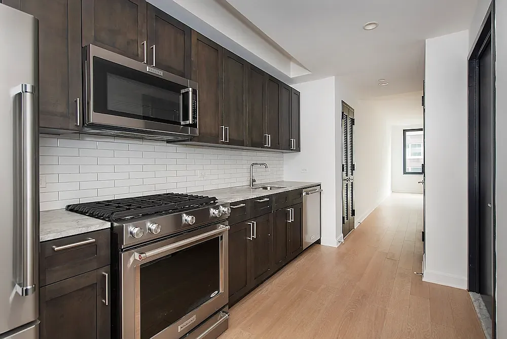 21 West End Avenue — Photo 3