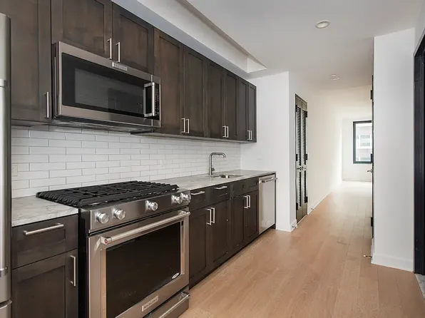 21 W End Ave, New York, NY