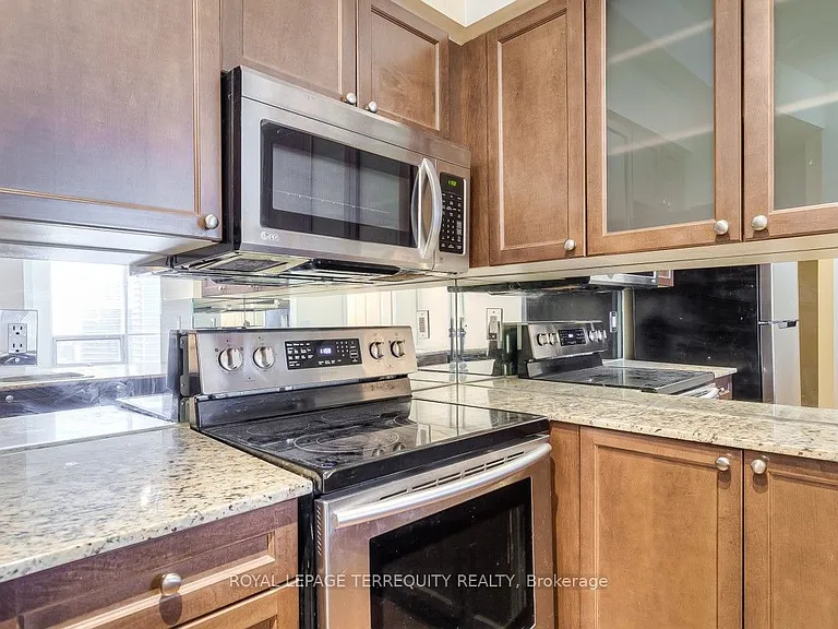 761 Bay St #3202 — Photo 16