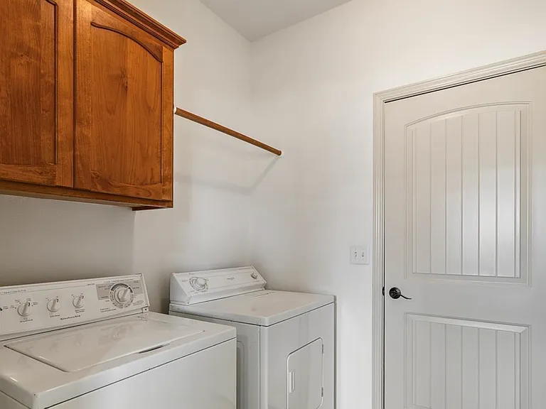 1886 W Bellagio Dr — Photo 11