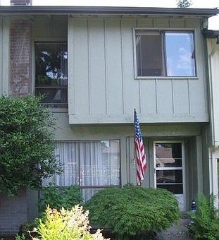 1st image of 1035 156th Ave NE APT 11
