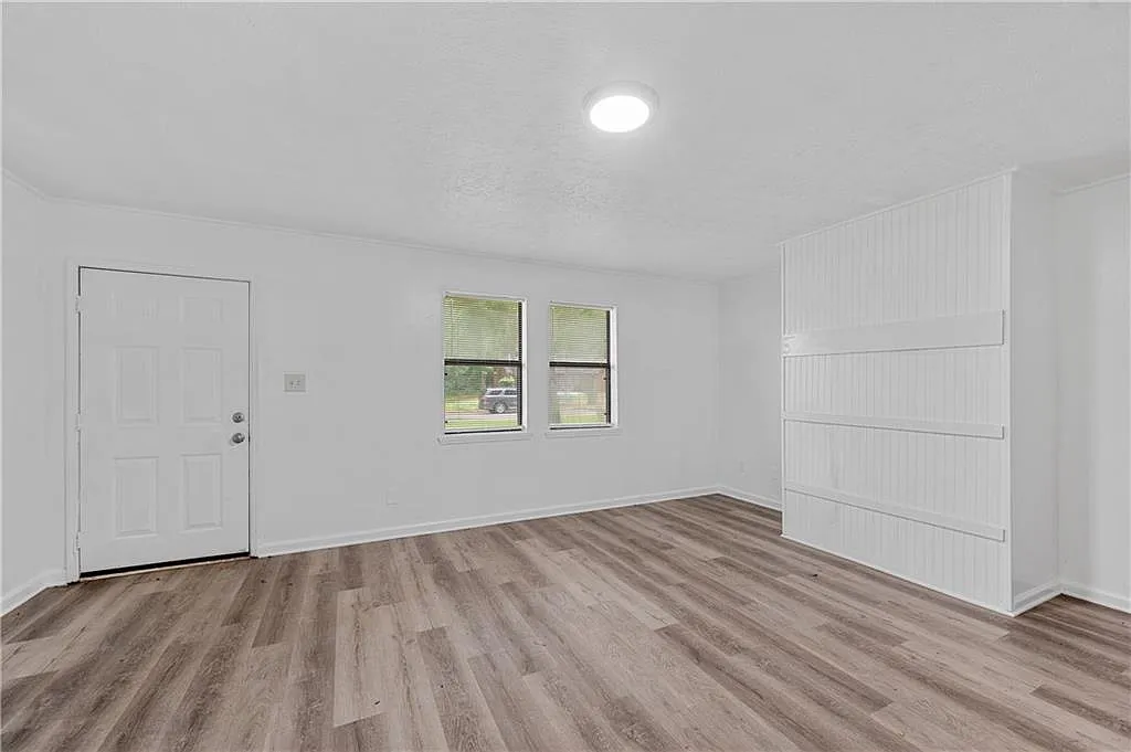 2 bed, 1.0 bath, 1000 sqft, $1,350 — Photo 3