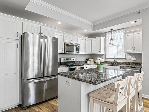 5th image of 104 Jackson St NE APT 302