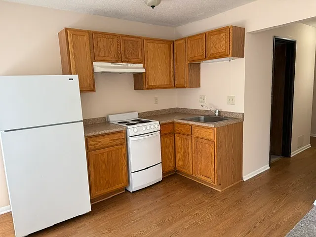 3912 Minnehaha — Photo 4