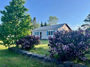415 Tremont Rd, Bernard, ME 04612