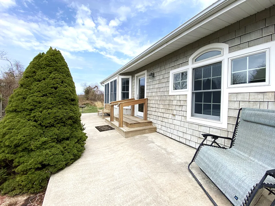 50 E Lake Dr
