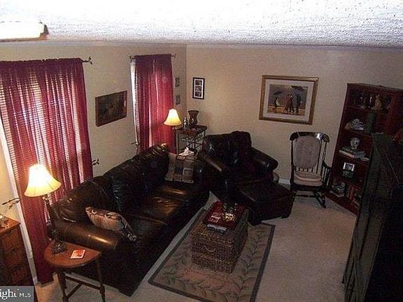4th image of 22418 Stablehouse Dr