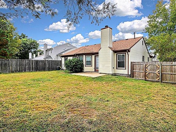 5th image of 1300 Millington Ct